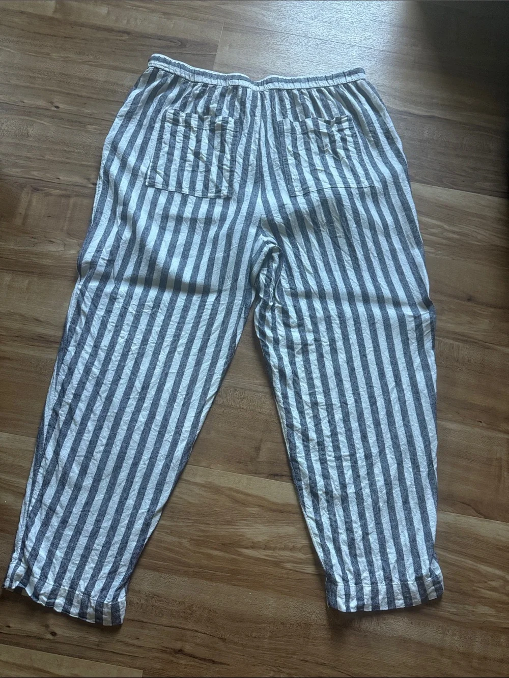 Universal Thread pants size large. - Picture 5 of 6